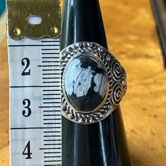 Genuine White Buffalo Sterling Silver Ring Size 7 - Picture 7 of 9